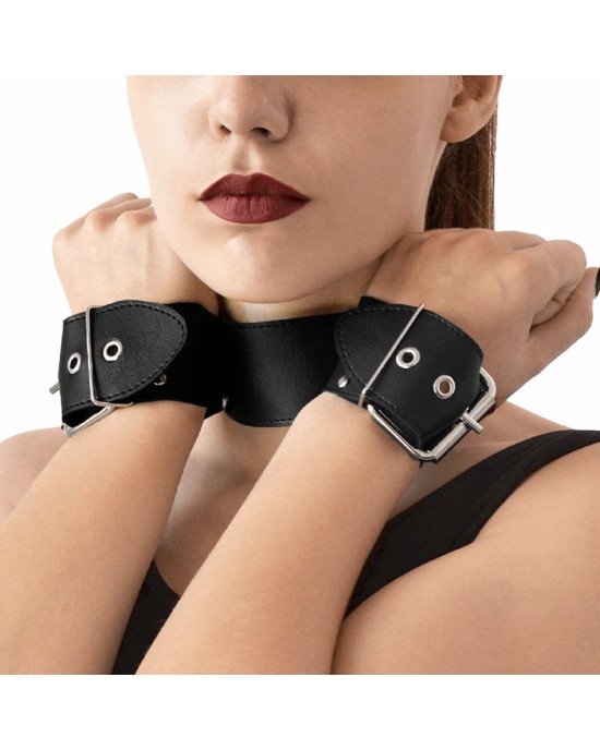 Нашийник з наручниками із натуральної шкіри Art of Sex - Bondage Collar with Handcuffs Нашийник з наручниками із натуральної шкіри Art of Sex - Bondage Collar with Handcuffs