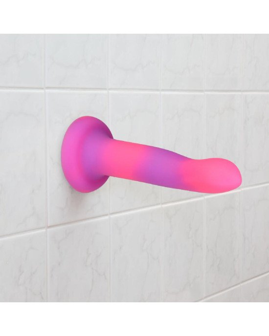 Фалоімітатор, що світиться в темряві, ADDICTION Rave 8″, Glow in the Dark Dildo Pink Purple, 20,3 см Фалоімітатор, що світиться в темряві, ADDICTION Rave 8″, Glow in the Dark Dildo Pink Purple, 20,3 см