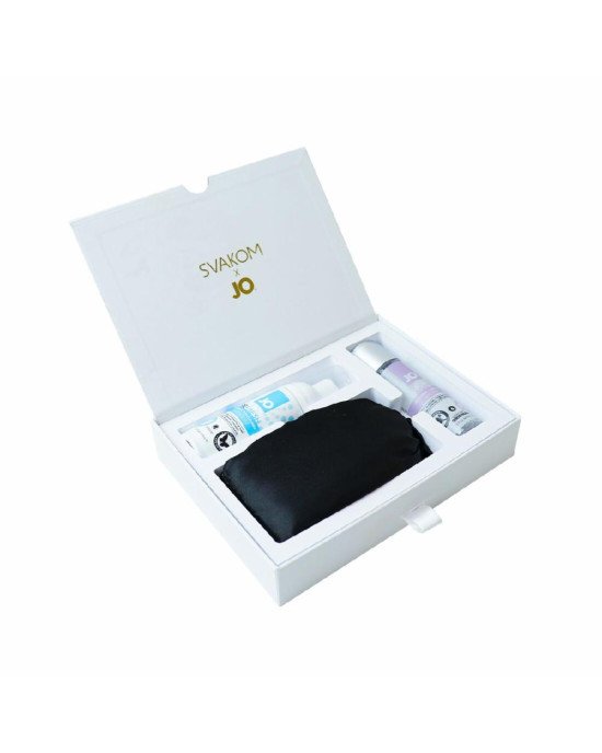 Подарунковий набір Svakom Anniversary Box: вакуумний стимулятор, стрічки, маска, лубрикант, спрей Подарунковий набір Svakom Anniversary Box: вакуумний стимулятор, стрічки, маска, лубрикант, спрей