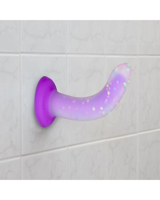 Фалоімітатор, що світиться в темряві, ADDICTION Rave 8″, Glow in the Dark Dildo Purple Confetti, 20,3 см Фалоімітатор, що світиться в темряві, ADDICTION Rave 8″, Glow in the Dark Dildo Purple Confetti, 20,3 см