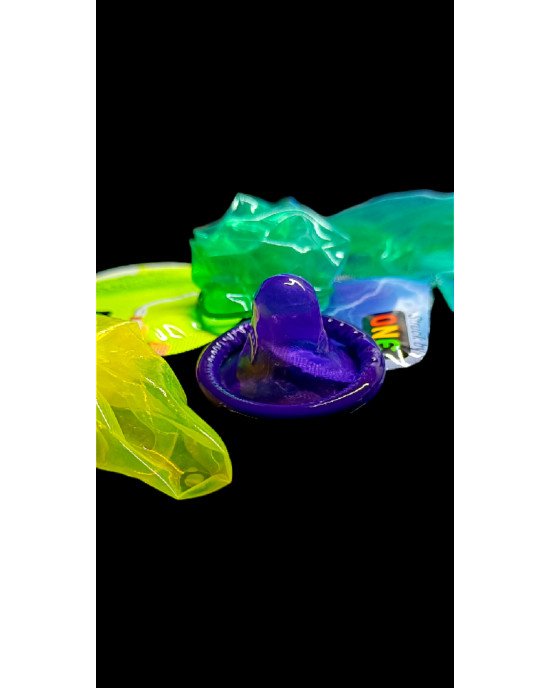 Презервативи ONE Color Sensations (різнокольорові) (по 1 шт) (упаковка може відрізнятися кольором та малюнком). Презервативи ONE Color Sensations (різнокольорові) (по 1 шт) (упаковка може відрізнятися кольором та малюнком).