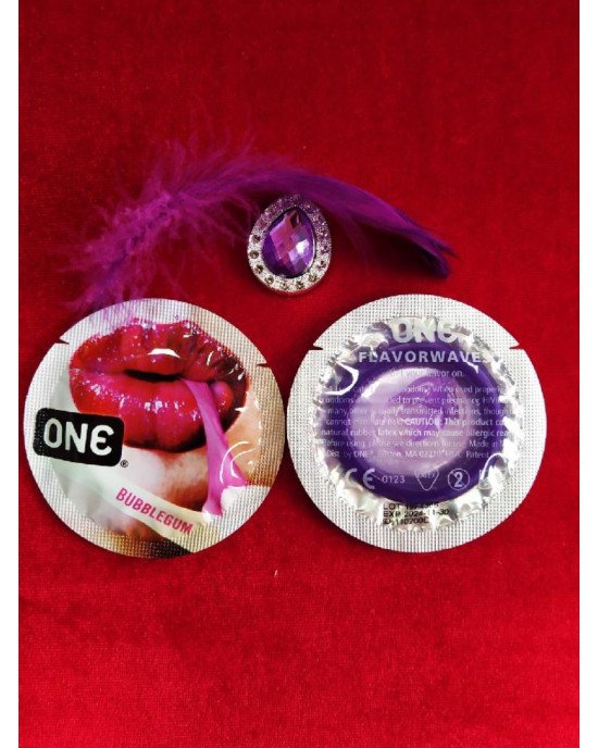 Презервативи ONE Bubblegum (ароматизовані) (по 1 шт) (упаковка може відрізнятися кольором та малюнком) Презервативи ONE Bubblegum (ароматизовані) (по 1 шт) (упаковка може відрізнятися кольором та малюнком)