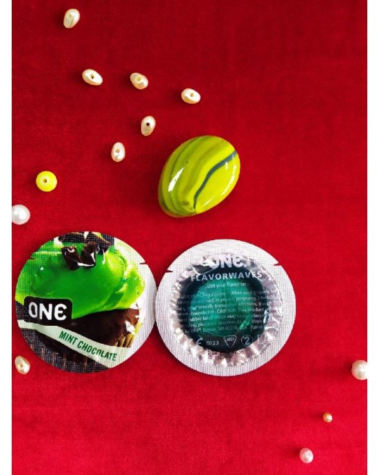 Презервативи ONE Mint Chocolate (ароматизовані) (по 1 шт) (упаковка може відрізнятися кольором та рисом) Презервативи ONE Mint Chocolate (ароматизовані) (по 1 шт) (упаковка може відрізнятися кольором та рисом)