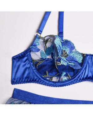 Елегантний комплект білизни з вишивкою S/M Елегантний комплект білизни з вишивкою S/M